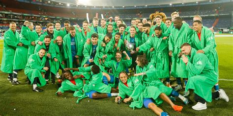 nederlandse pers ziet psv respectloze finale winnen dodelijke koers ajax voetbalprimeur