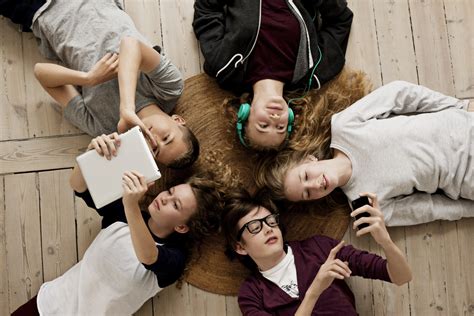 teens  social media young people    internet   major