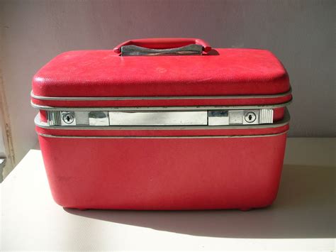 vintage red samsonite train case  keys   etsy
