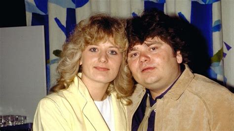 relatives    wife andre hazes distance    documentary