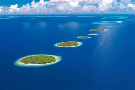 kari likelikes baa atoll   maldives nature