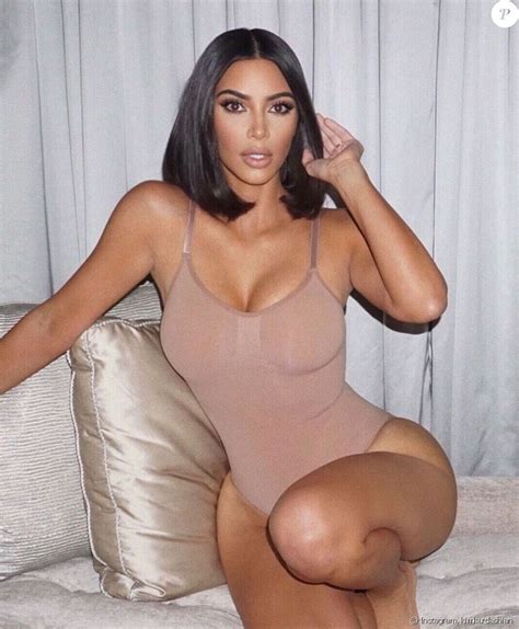 Campagne De Kim Kardashian Pour Skims Sa Marque Se Sous Vêtements