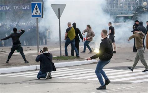 dynamo kyiv hools clash  cops  mariupol hoolsnet