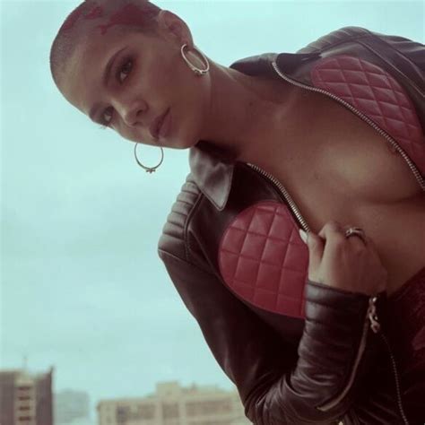 halsey tits thefappening