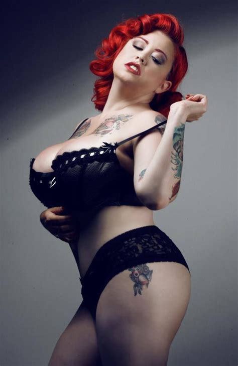 courtney maylee redheads pinterest beauty women curvy and hair and beauty