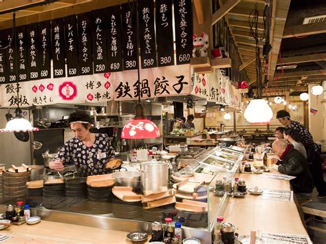 japanese restaurant bans couples  christmas eve  stop single