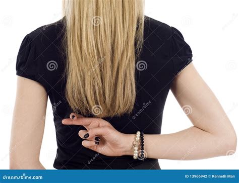 gekreuzte finger stockfoto bild von taeuschen person