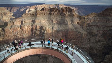 grand canyon skywalk  complete visitors guide
