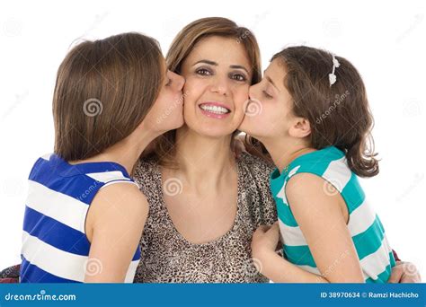Lesbian Mom Kissing Daughter Lesbian Telegraph