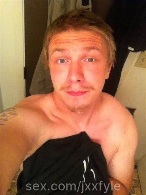 jxxfyle want to see my upper body handsome topless amateur