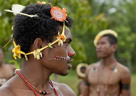 Trobriand Island Man With Traditional Make Up Papua New  Flickr