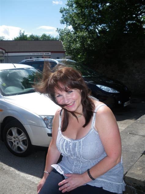 cuddles 51 54 from glasgow is a local granny looking for casual sex