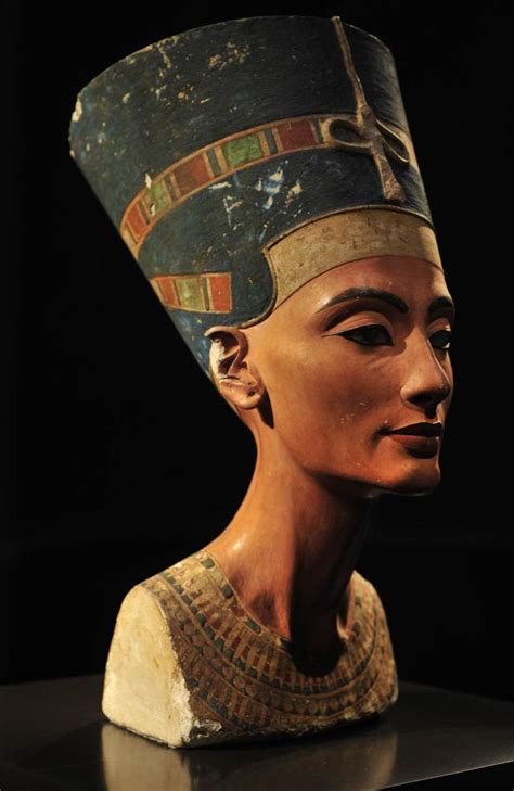 nefertiti ~ girl museum