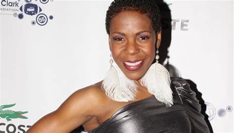 Andrea Kelly Alleges R Kelly Abused Her During Marriage Writes Open