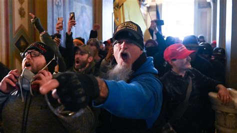 oath keeper pleads guilty and will cooperate in jan 6 riot inquiry