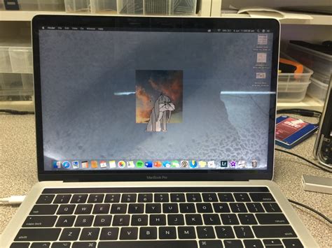 macbook pro screen replacement  tech