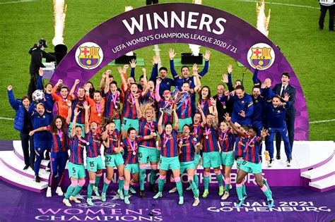 barcelona femeni thrash chelsea to win women s champions league barca