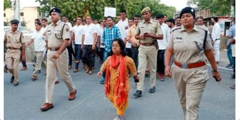 Don’t Judge Her By Size She Is Fearless Ias Officer From Rajasthan