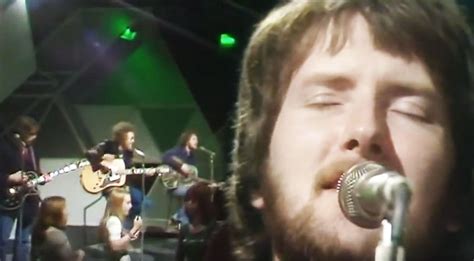 Stealers Wheel ’73 “stuck In The Middle” Performance Will