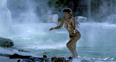 Elsa Pataky Topless Scene From Manuale D Amore 2