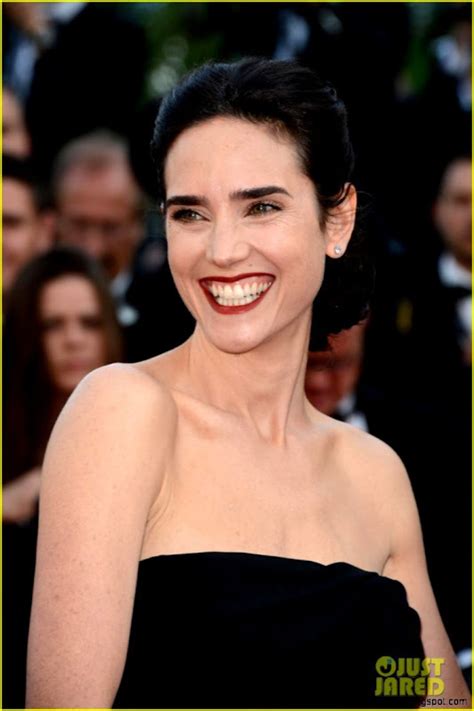 Jennifer Connelly Smile Wallpapers Collection