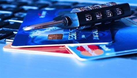 tips  safeguard  finances   latest credit  debit card