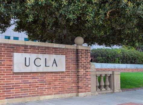 Ex Ucla Gynecologist Pleads Not Guilty To Patient Sex Abuse