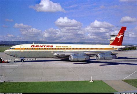 boeing   qantas aviation photo  airlinersnet