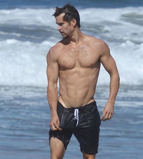 fall sucks let s remember these 8 shirtless male celebrity bodies