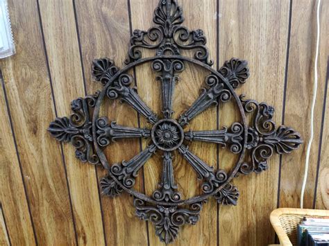 lot  ornate cast iron wall decorations decor   wide rolphs auction depot