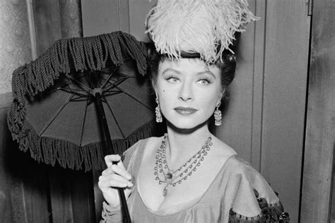 ‘gunsmoke creator thought amanda blake and kitty russell were the same