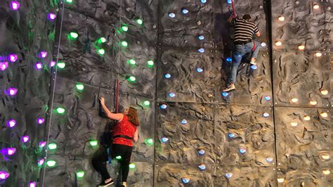 indoor rock climbing wall  dallas austin pinstack