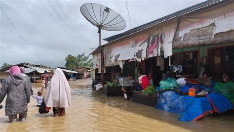 banjir  aceh timur rendam  rumah ribuan warga mengungsi