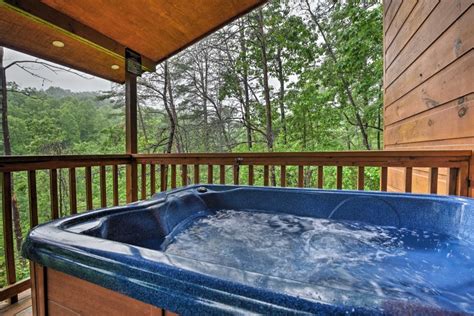 Bearadise Romantic Cabin W Hot Tub And Pool Table Updated 2020