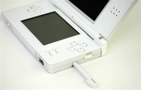 File Nintendo Ds Lite Right Side  Wikipedia The Free Encyclopedia