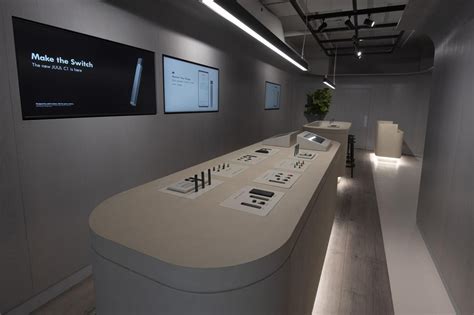 juul opens store in toronto amid outcry over brand s role in teen vaping the star