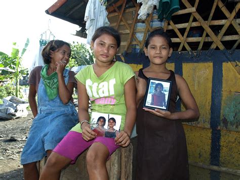 cebu dump slum 032 karlhans play bacolod city philippines slum girls