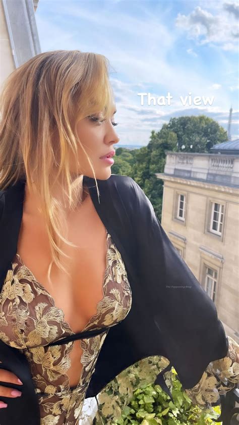 Rita Ora Displays Her Nude Tits 7 Photos Thefappening