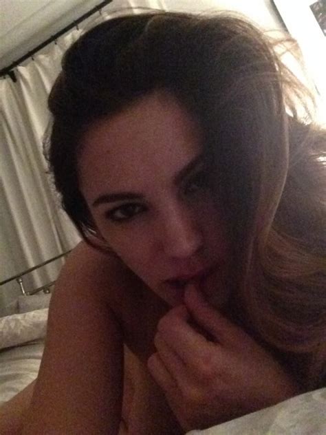kelly brook nude leaked photos the fappening 2014 2019 celebrity photo leaks