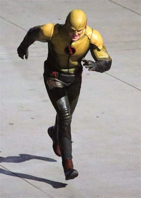 heres  reverse flash  looked    flash concept art