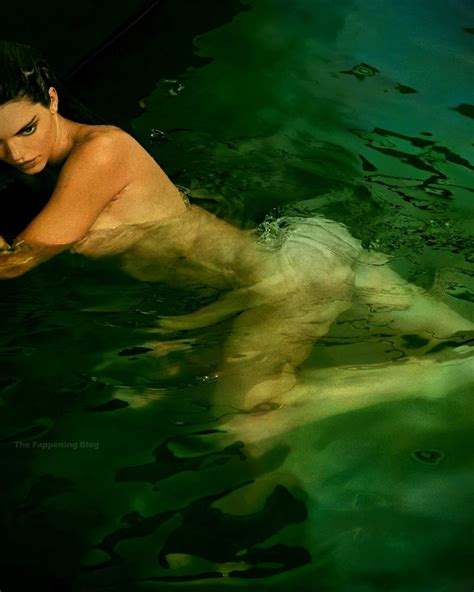 Kendall Jenner Swims Naked 2 Photos Thefappening