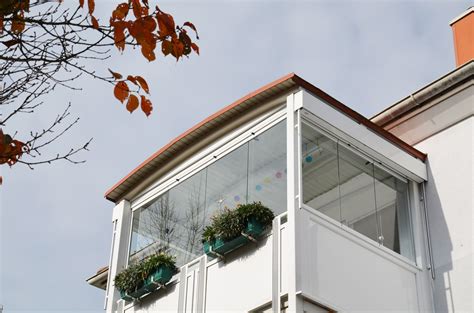 balkon schliesse mit glas  linz oberoesterreich balkon glas