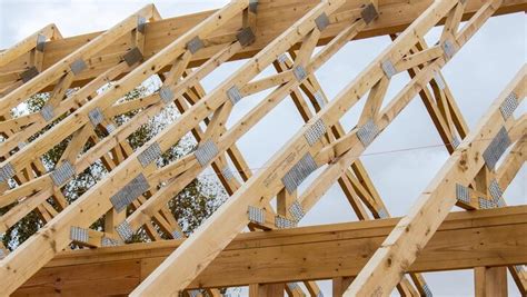 kelebihan  kekurangan rangka atap kayu  rangka atap baja ringan riset