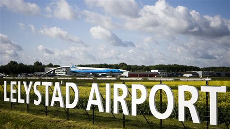 lelystad krijgt grootste vliegveld na schiphol rtl nieuws
