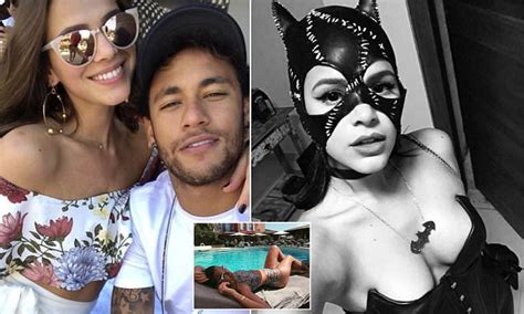 Neymar S Stunning Ex Shows His Millions Can T Buy Love Daily Mail Online