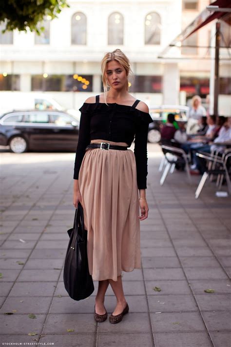 favorite ways  wear  pleated skirt  summer  fashiongumcom