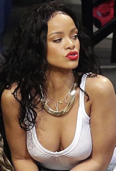 rihanna nipples hot