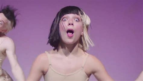 That Cute Dancer From Sia S Music Videos Is All Grown Up Smooth