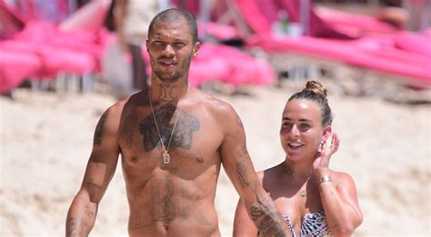 Jeremy Meeks And Chloe Green Hold Hands Take An Outdoor