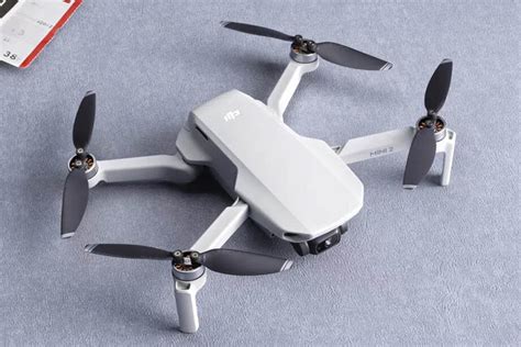kompaktnyy dron dji mini  poluchil podderzhku  uluchshennuyu svyaz  bolee moshchnye dvigateli chem